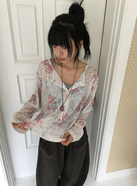 BAON（バオン）の「トリッシュ フラワー オーバーフィット ヘンリーネック ロングスリーブ Tシャツ（トップス）」