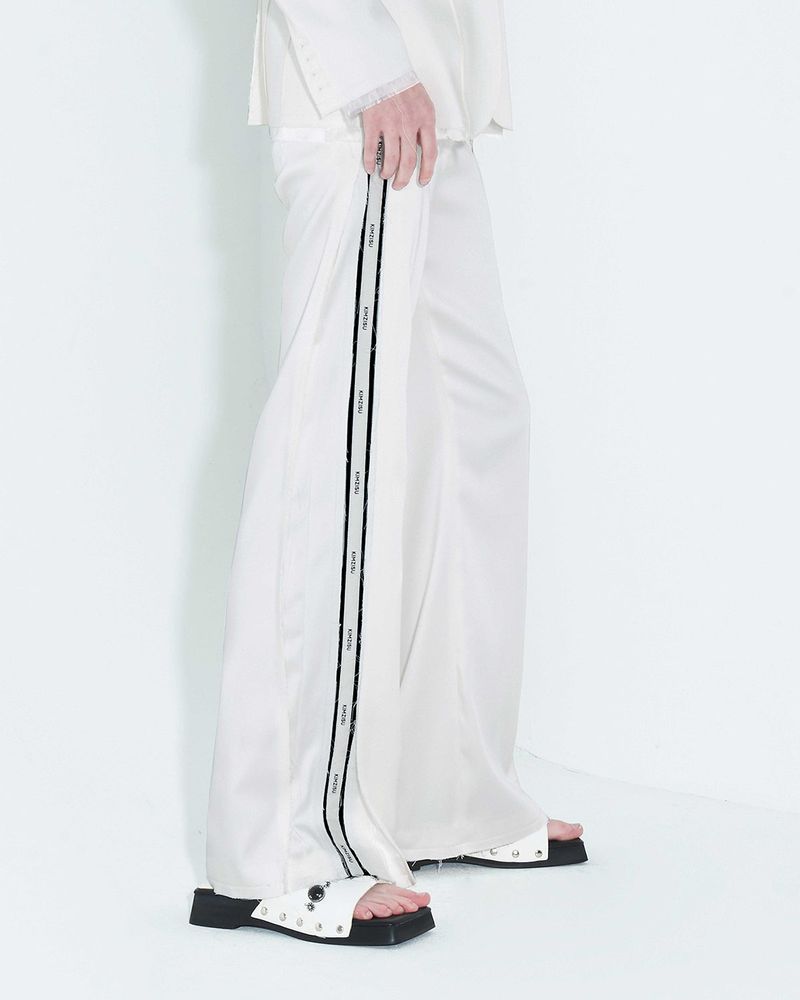[REORDER] Pleated Logo-Tape Trousers _ White