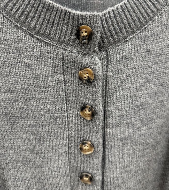 Uni Big Button Knit