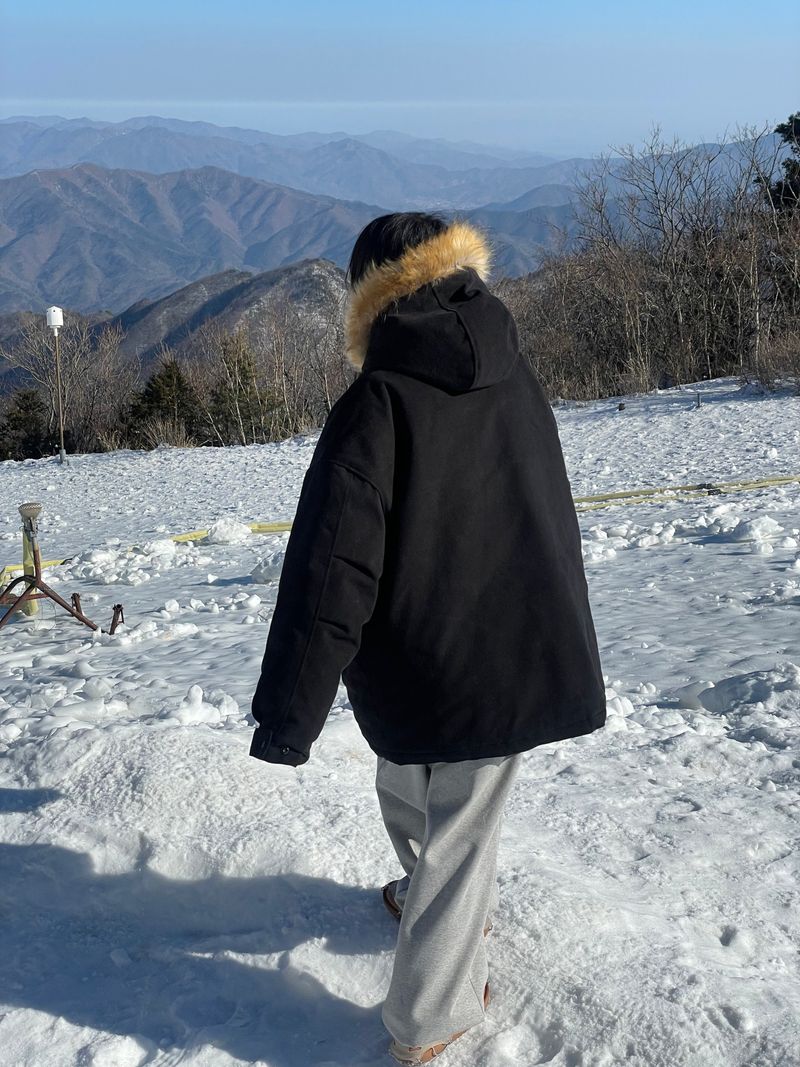 Snowy mountain fur jumper
