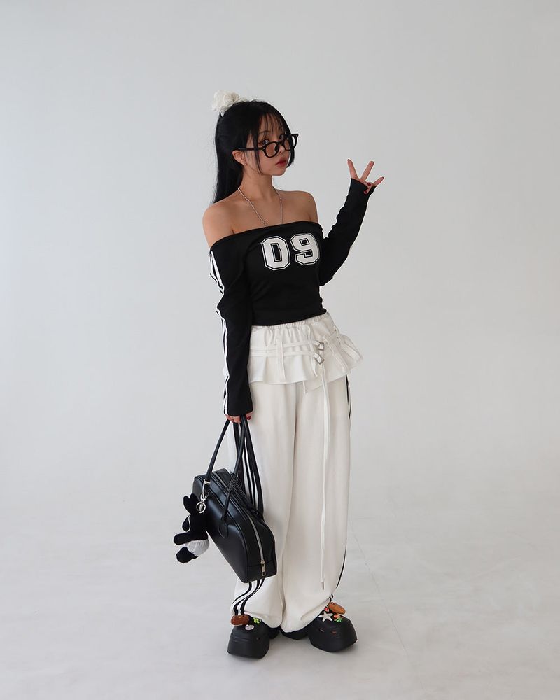 09 Track Off-Shoulder T-shirt