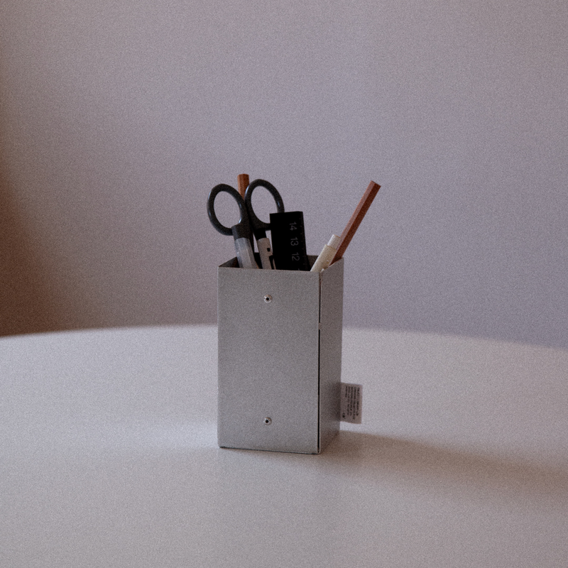 Lib（リブ）の「[made] Aluminum Pencil Holder-L（Interior）」