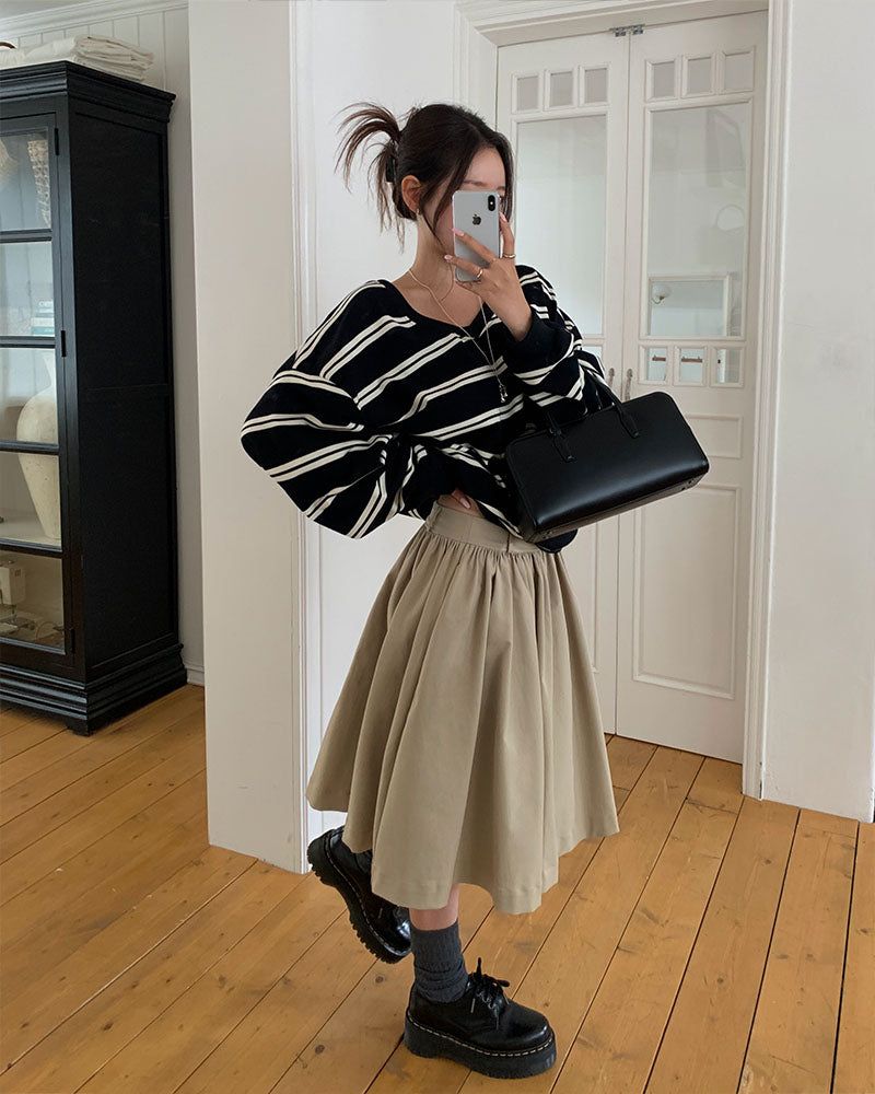 [ORIGINAL] Bellow Off-Shoulder Patch Sweatshirt