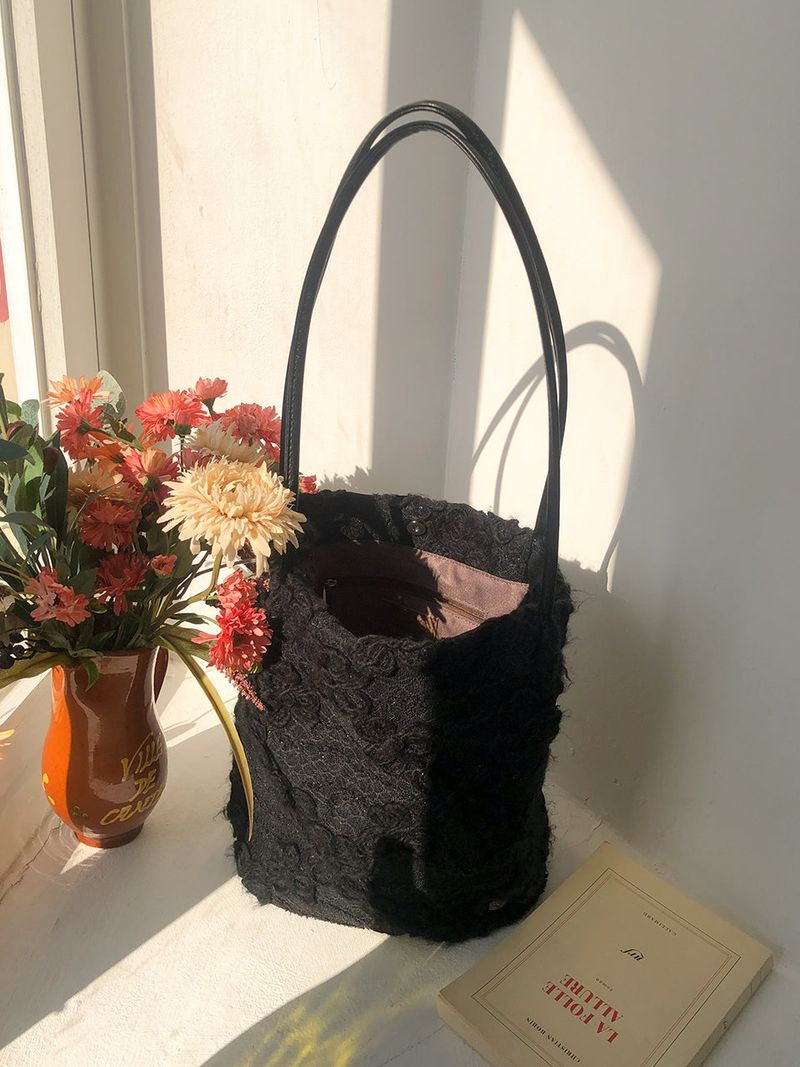 ovuni(オーブニ)の「Lace cottage bag_snow flower_black(Bags)」
