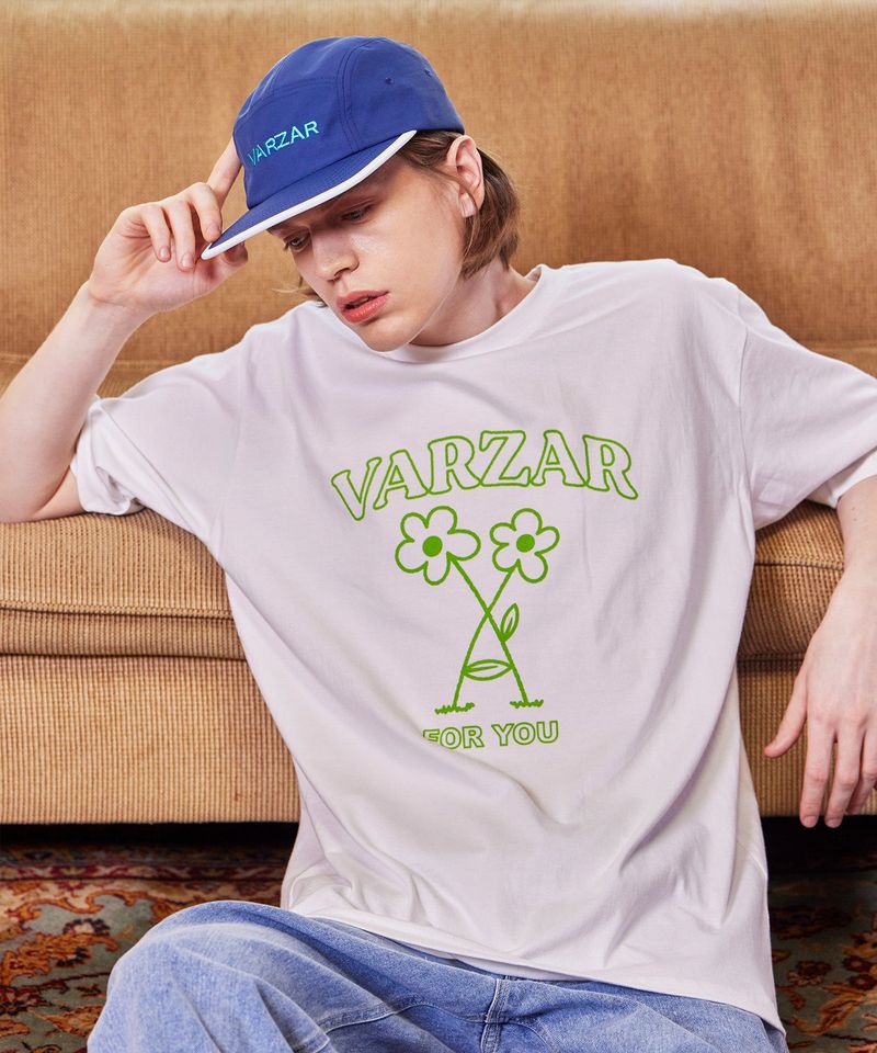 VARZAR(バザール)の「Flower T-Shirts White(Tops)」