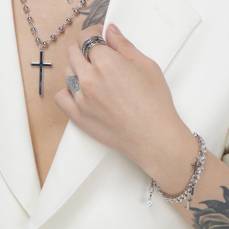 [Wearing Stray Kids] Cross Unbalanced Cubic Chain Bracelet 