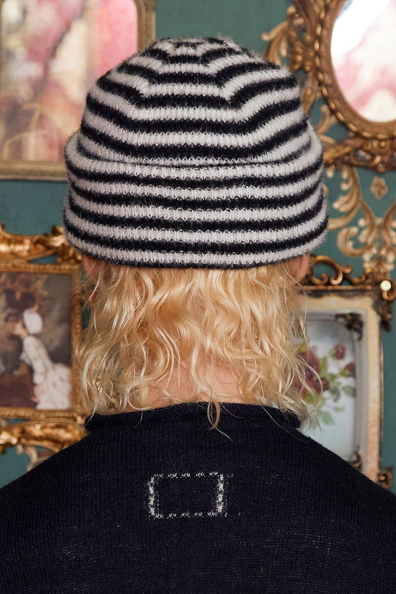 LOGO STAR STRIPE BEANIE / BLACK