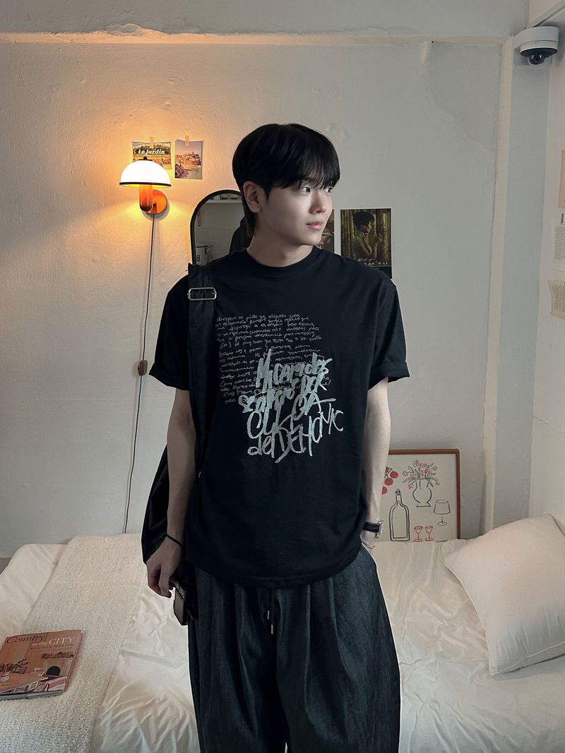 WHAT A LOOK（ワット ア ルック）の「ホップレタリングハーフスリーブｔ（トップス）」