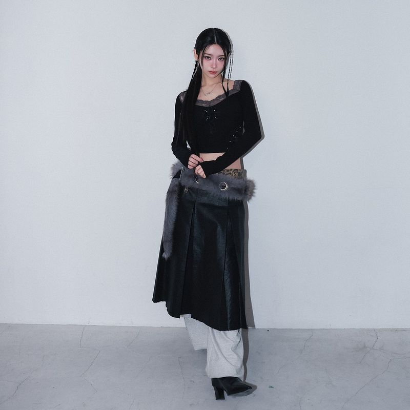 cross patch lace sleeve - black