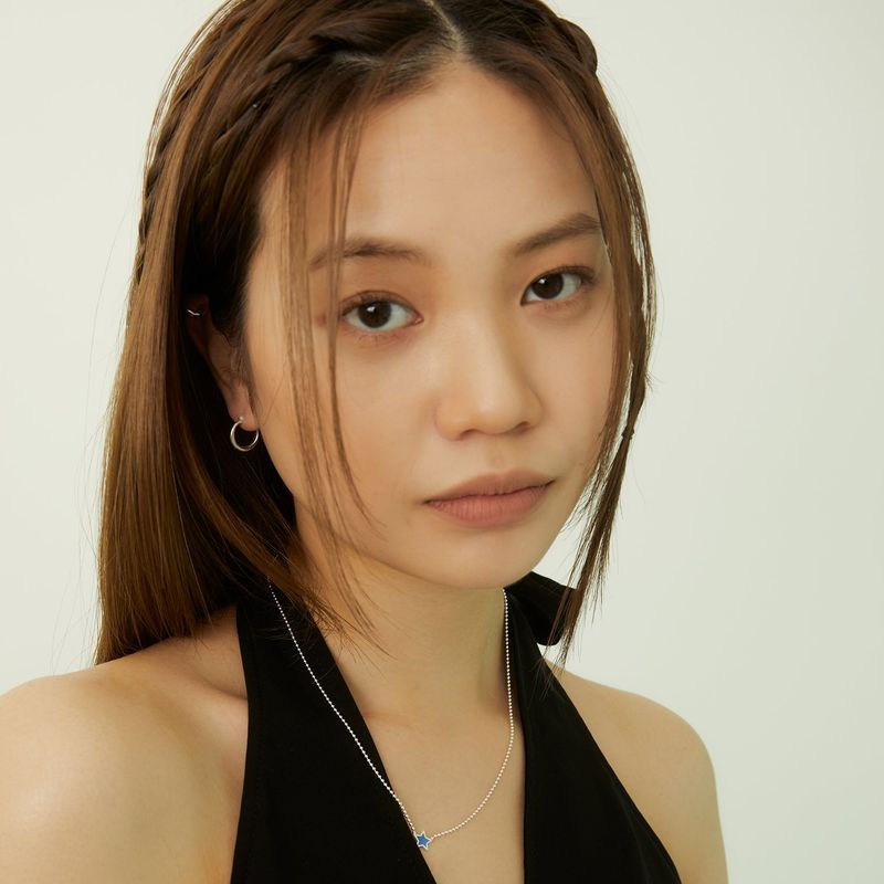 FILLOW(フィロー)の「tiny crescent earring(Accessories)」