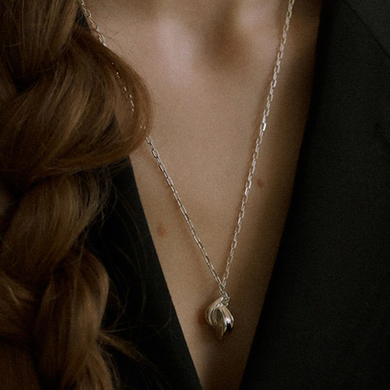 FLIT（フィリット）の「FULL LEAF PENDANT NECKLACE (SILVER)（Accessories）」