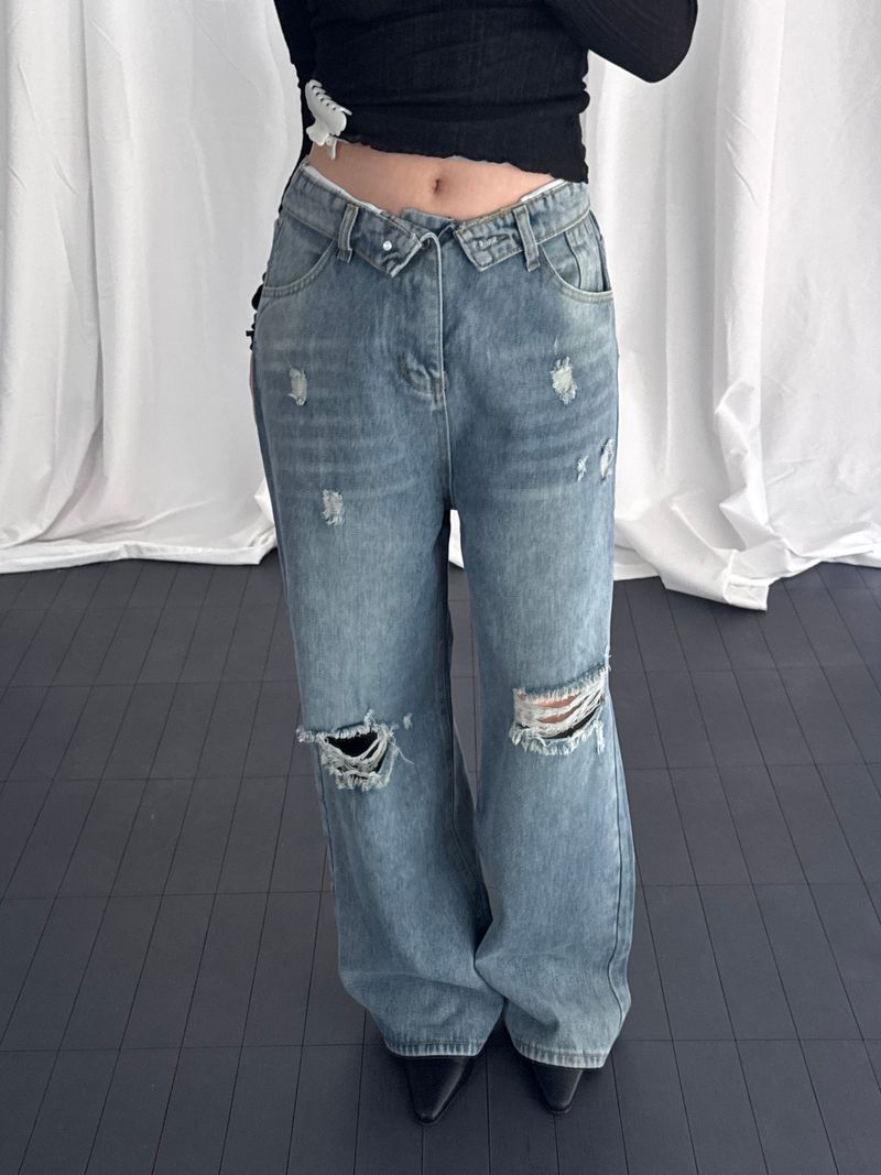 ROIA(ロイア)の「Toris Distressed Fold-Cuff Wide Denim Pants(Pants)」