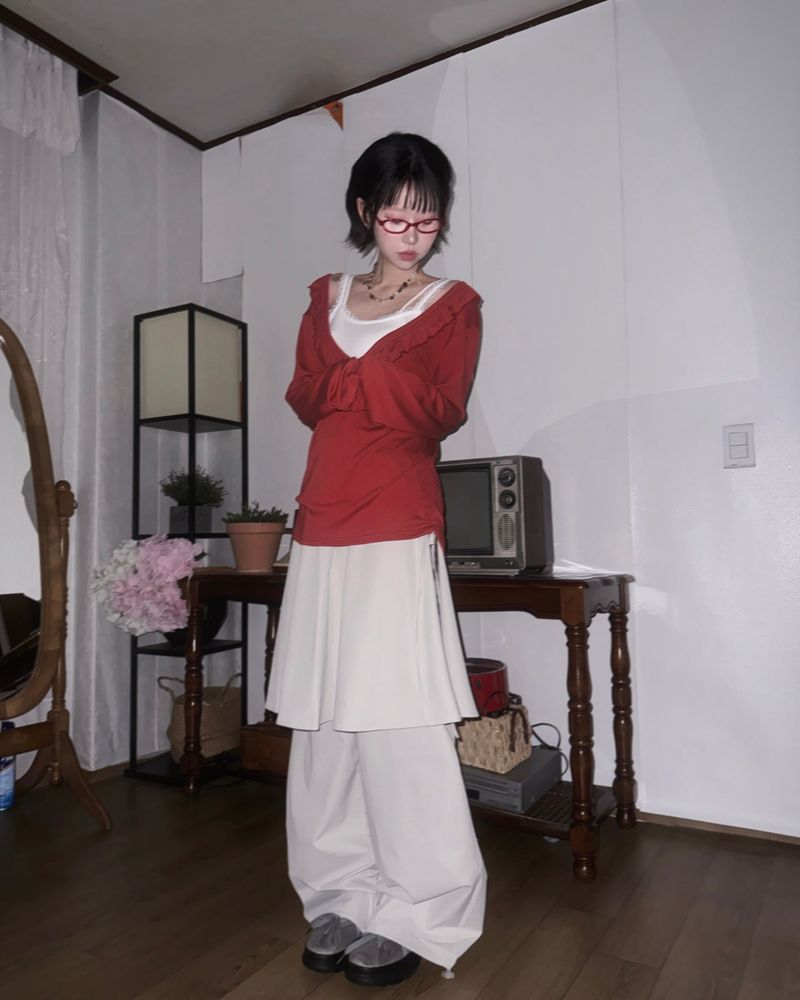 (3color) Ruffle Deep V-neck Slim Long Sleeve Tee