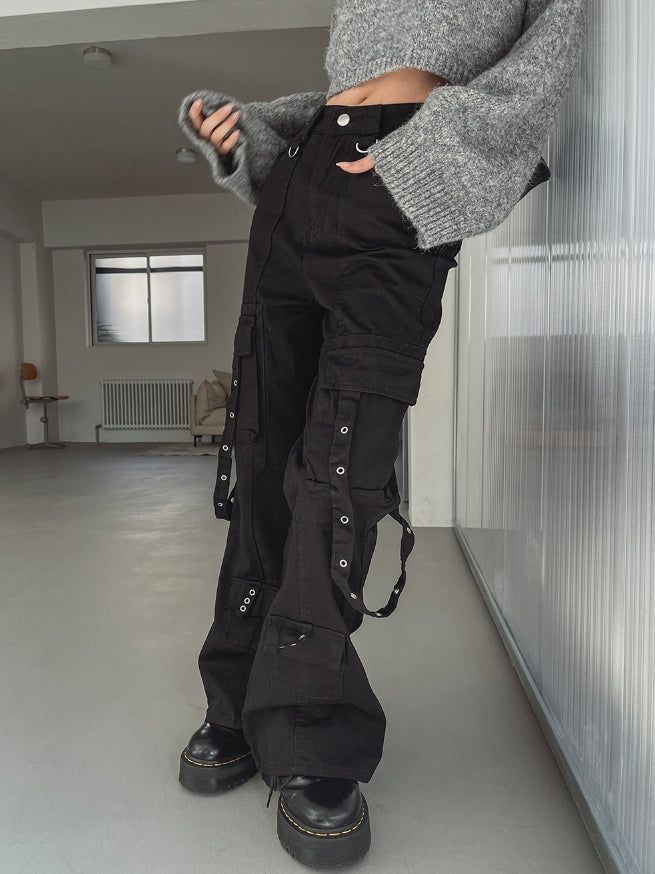 アカンアイレットストラップセミブーツカットパンツ