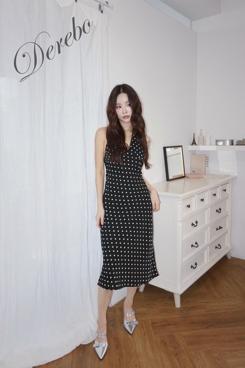 dot halter-neck sleeveless V-neck long dress