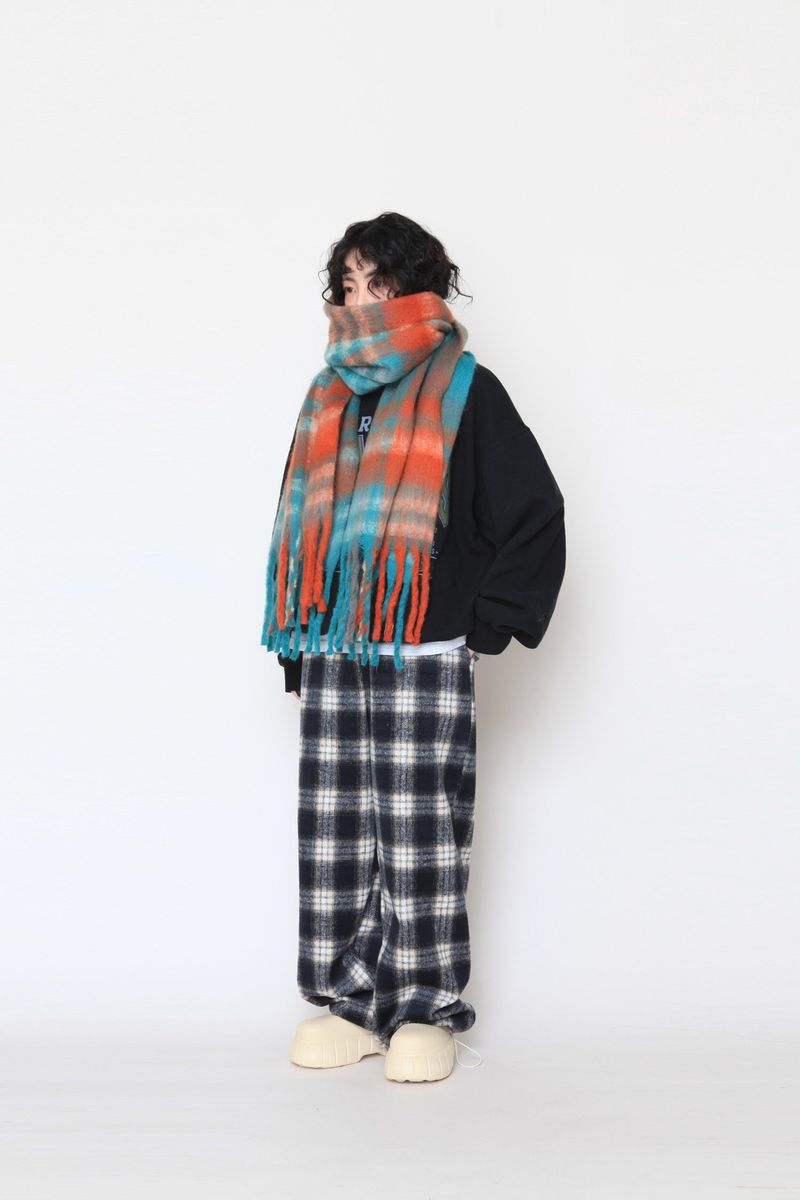 Fawl checkered muffler