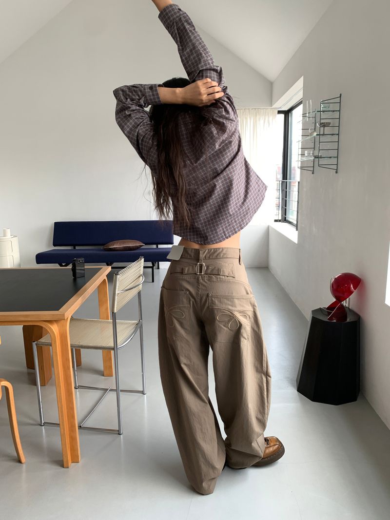 EMBO BACK BIJO CURVED PANTS (3C)
