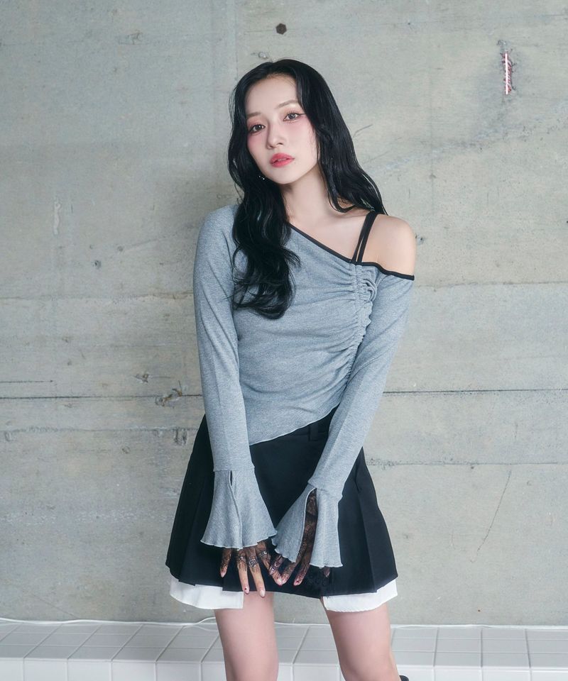 ANDGEEBEE（アンジービー）の「ギャザーリボンリブトップス（Tops）」