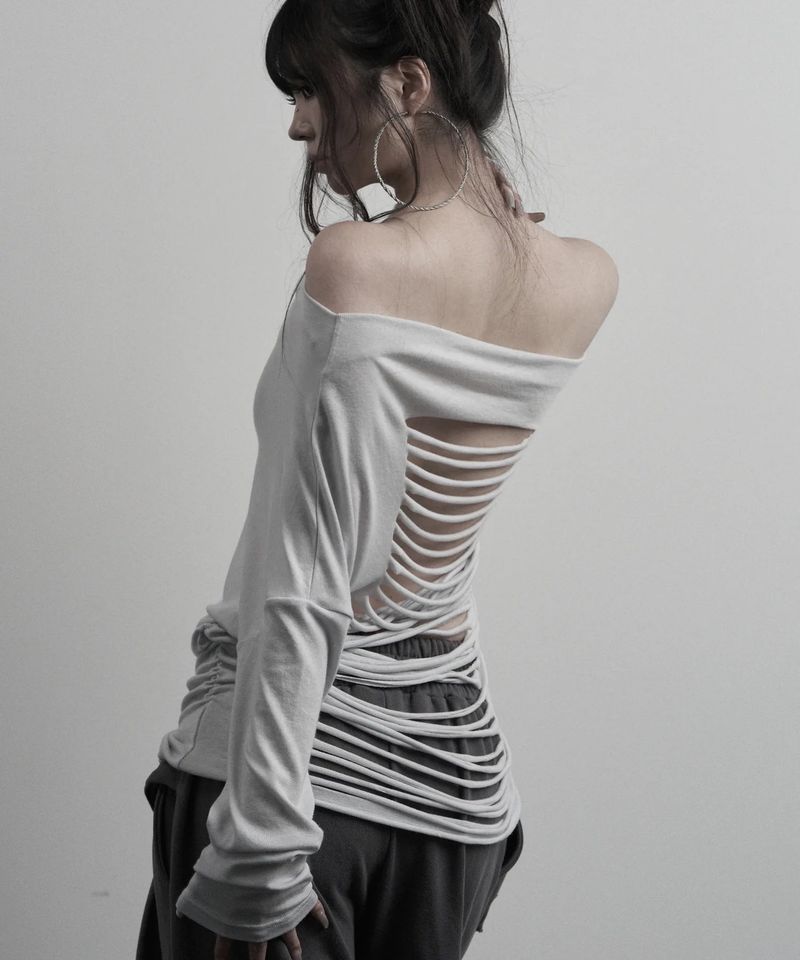 URBAN UNIQUE（アーバンユニーク）の「[label]バック ダメージ オフショルダー トップ (gray)（トップス）」