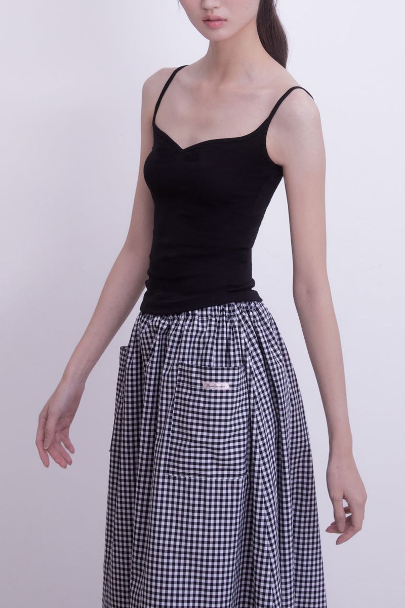 Gingham check pocket shirring Long skirt (BLACK)