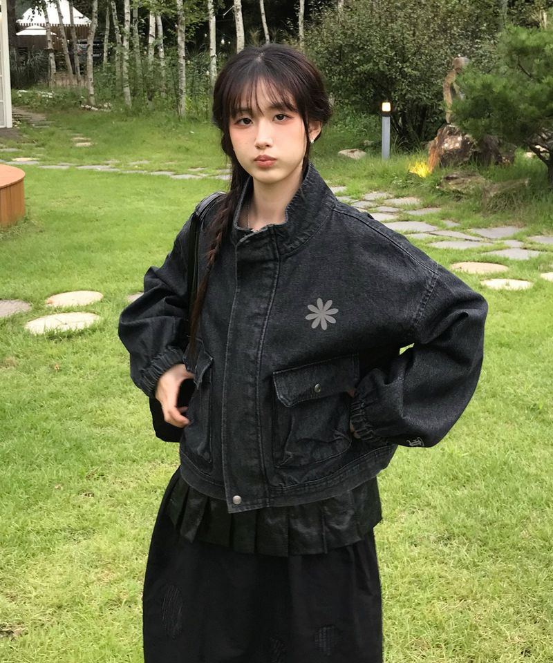 DAMISH（ダミッシュ）の「クロッピードフラワーロゴブラックデニムブルゾン（ジャケット/アウター）」