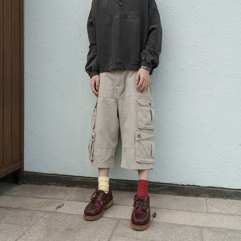 Wanderer cargo bermuda pants / Cement gray