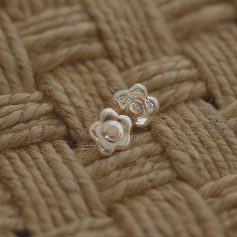 【MADE】 Bubble daisy earring