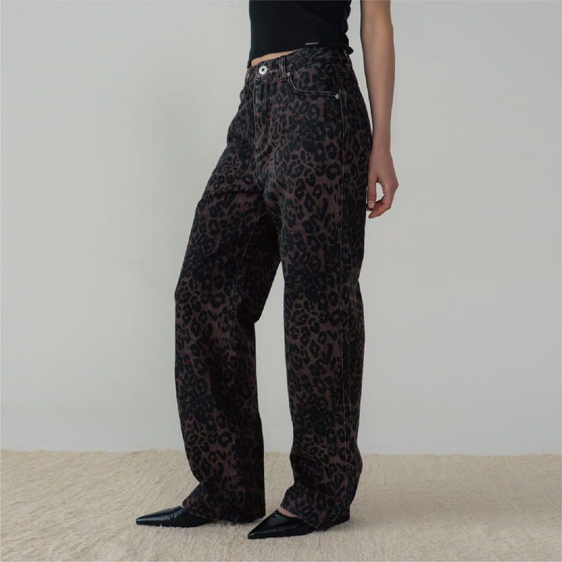 ZIZEMUSEUM（ジゼミュージアム）の「LEOPARD WIDE PANTS (WINE)（Pants）」