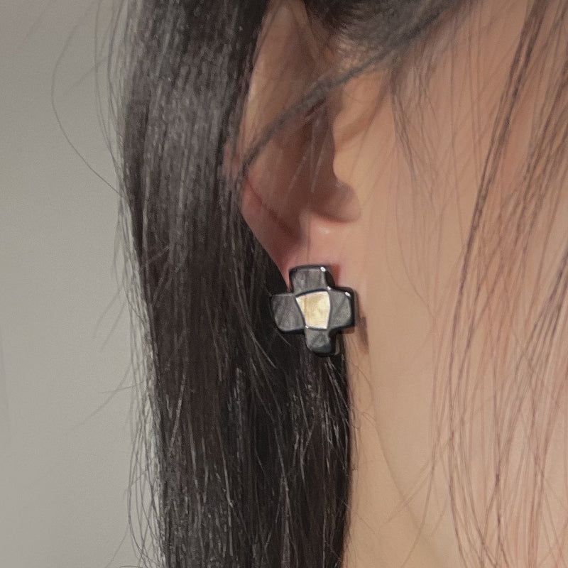checker flower earring