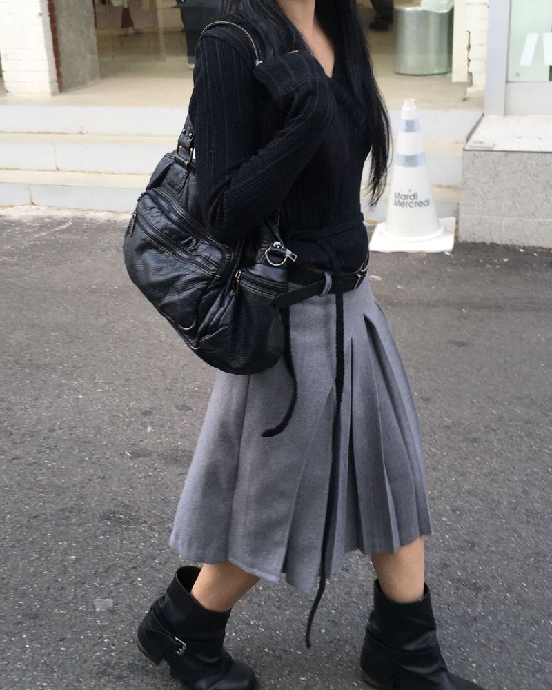 Belt pleated long skirt