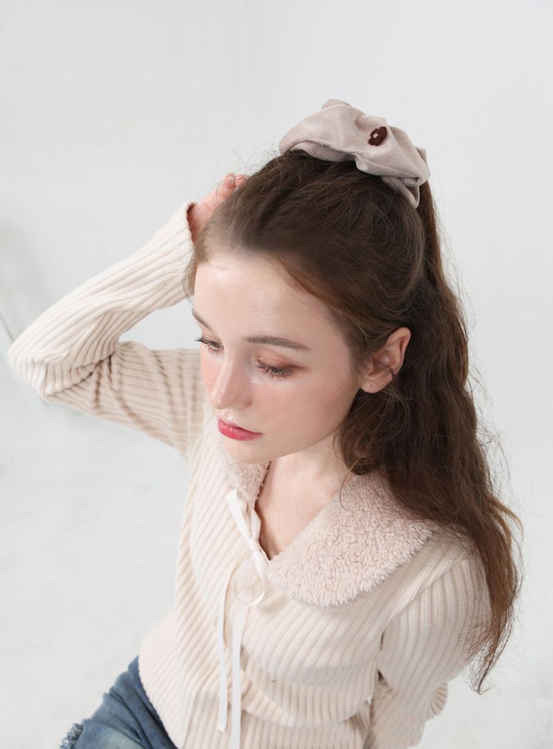 cattline(カトリーヌ)の「velvet flower scrunch(Hair Accessories)」