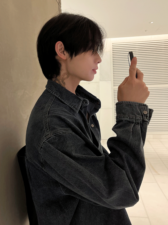 Washed denim shirt jacket