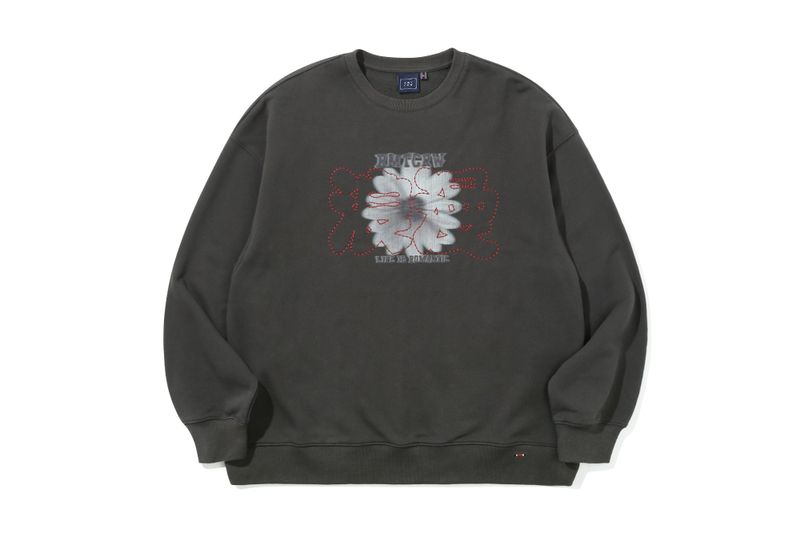 STITCH SLOGAN FLOWER CREWNECK