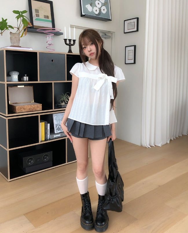 Rear Dot Pleated Mini Skirt Pants