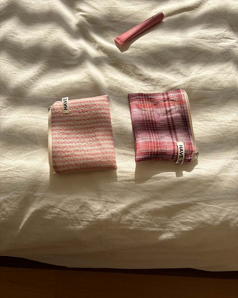 Linen tatan check flat pouch - pink , M size