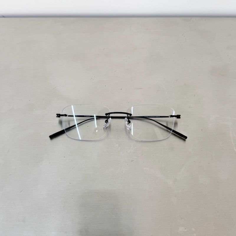 Weightless Rimless Glasses