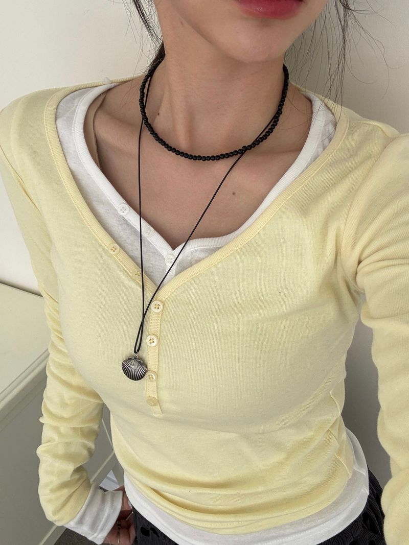 Button Fake V-Neck Ribbed Slim Tee (8c)