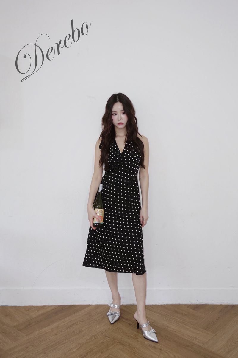 dot halter-neck sleeveless V-neck long dress