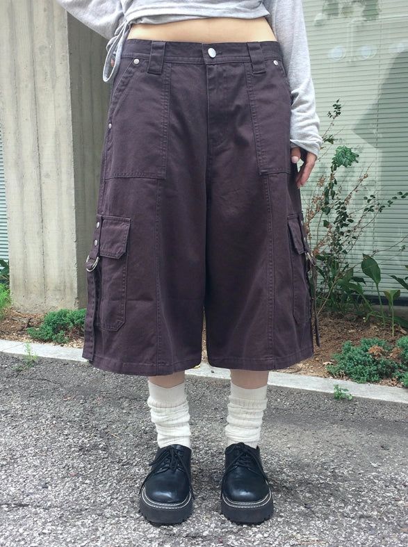 anyonemore（エニーワンモアー）の「コビー カーゴ ポケット バックル バミューダ パンツ（パンツ）」