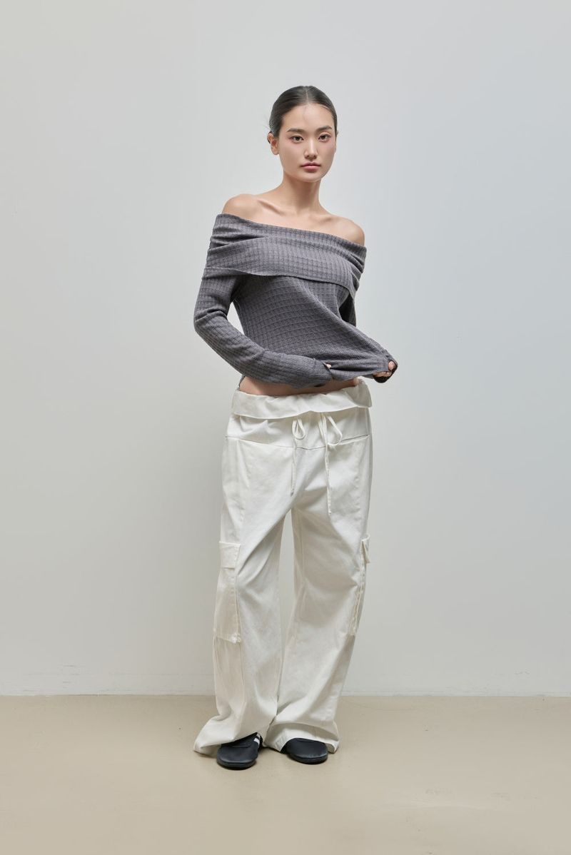 Cowl-neck Open Shoulder Tee_Charcoal