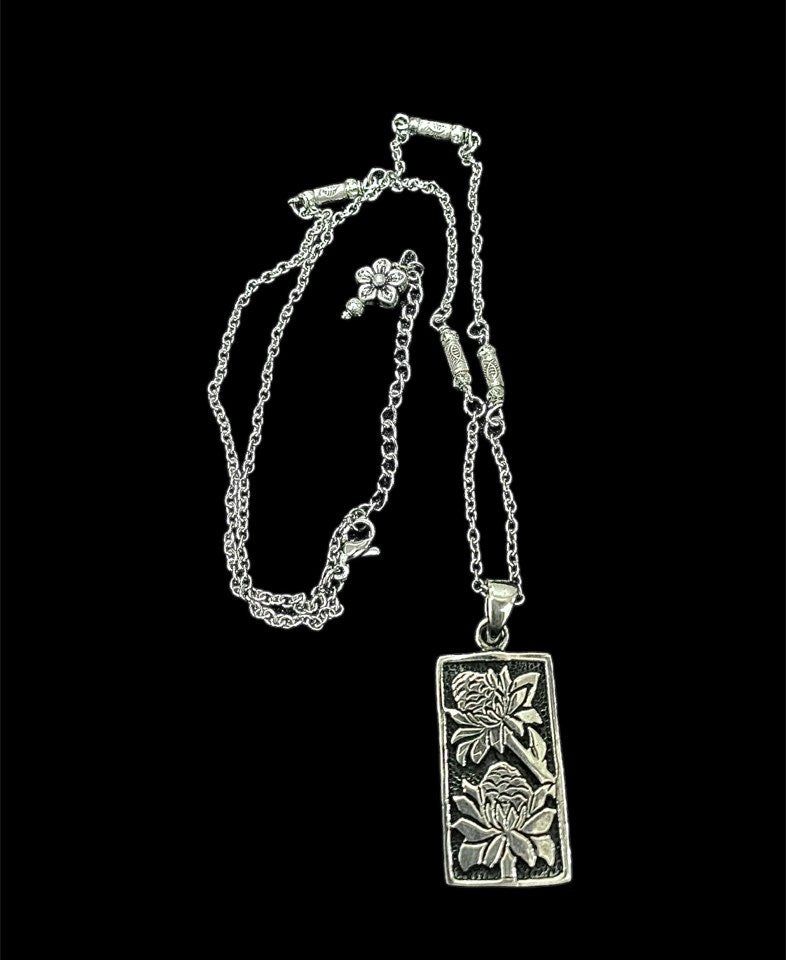 花 Silver lotus necklace