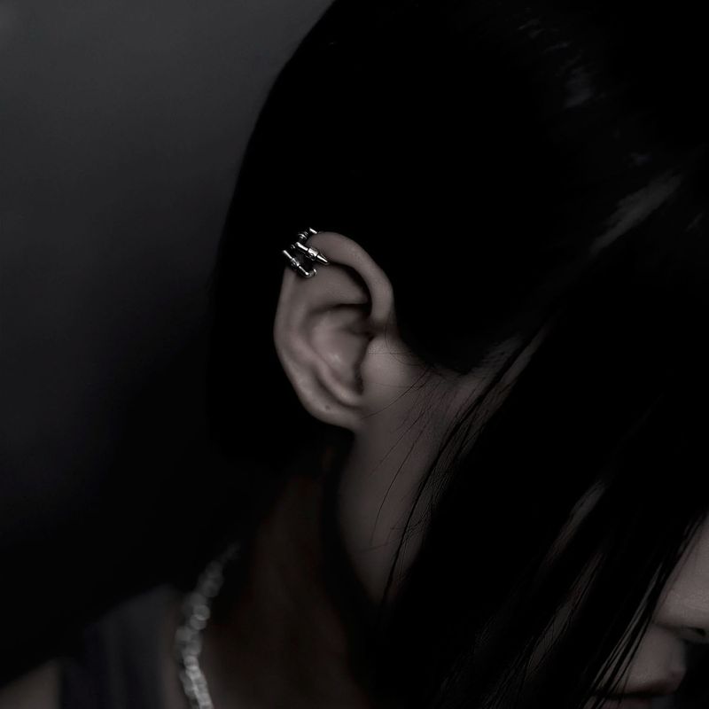 MICRO PIPE EAR CUFF