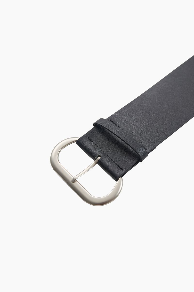 Bold leather belt