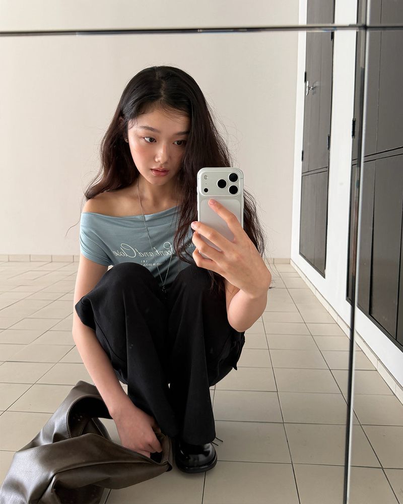[ORIGINAL] Ellen Off-Shoulder T-shirt