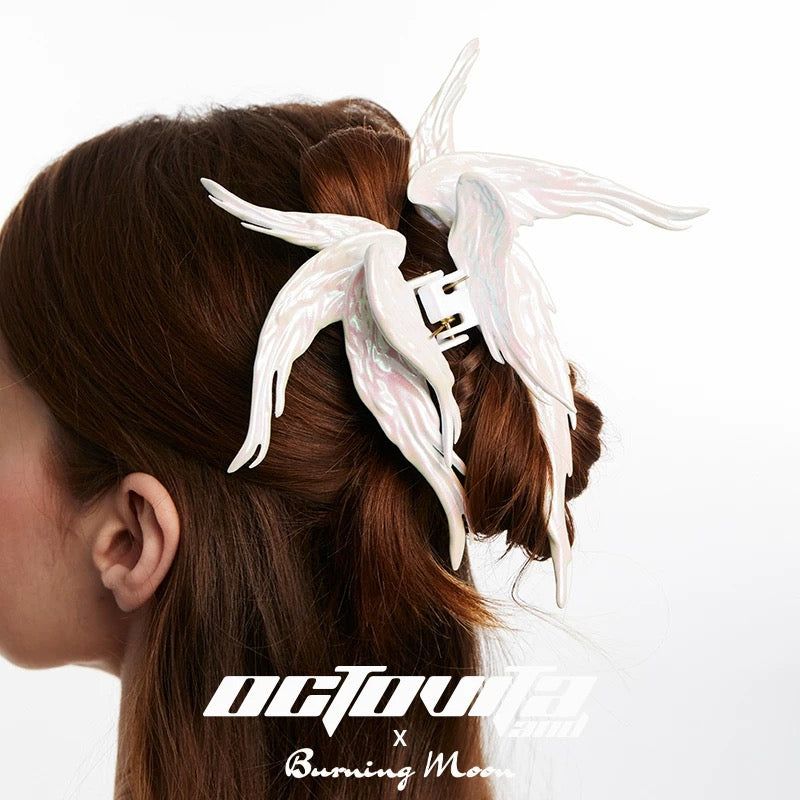 OCTOVITAAND（オクトヴィタアンド）の「ブライトホワイトフォーレンエンジェルヘアクリップ（ヘアアクセサリー）」
