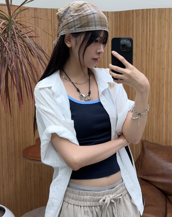 Two-run see-through check scarf