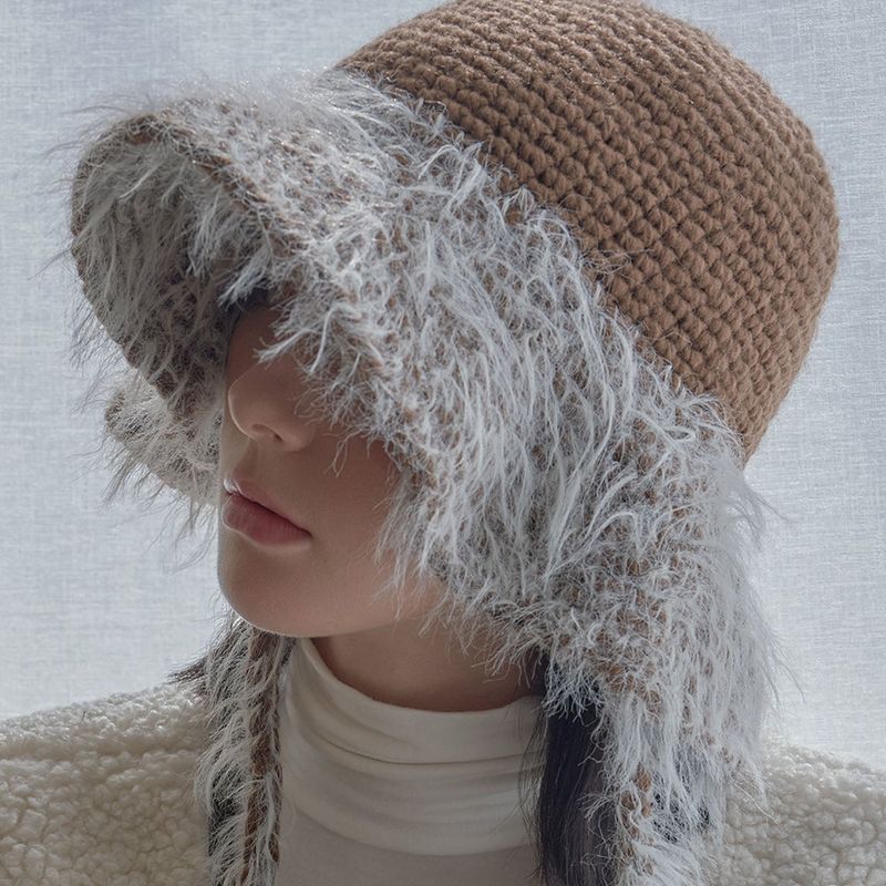 Crochet Knit Round Bucket Hat / Brown