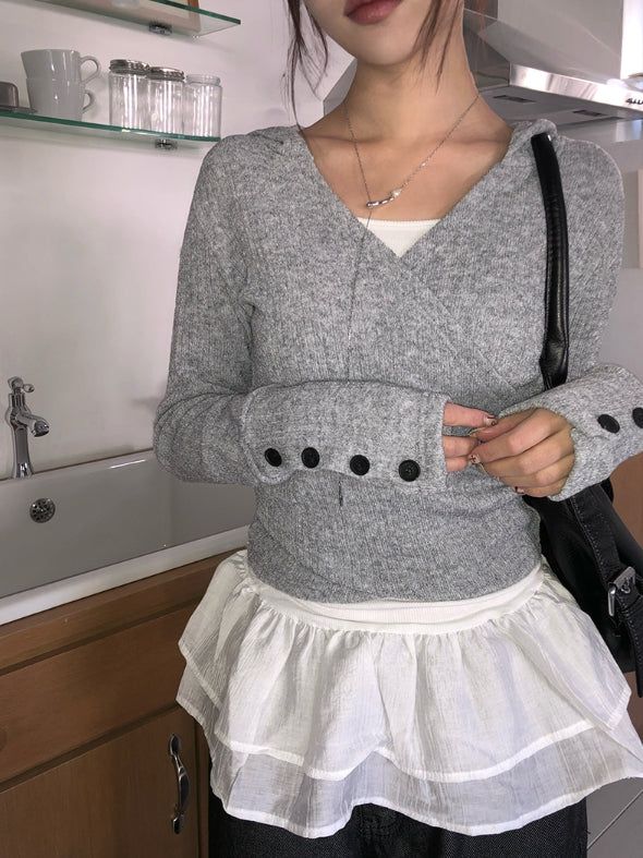 ヒトーラップボタンスリムフードニット