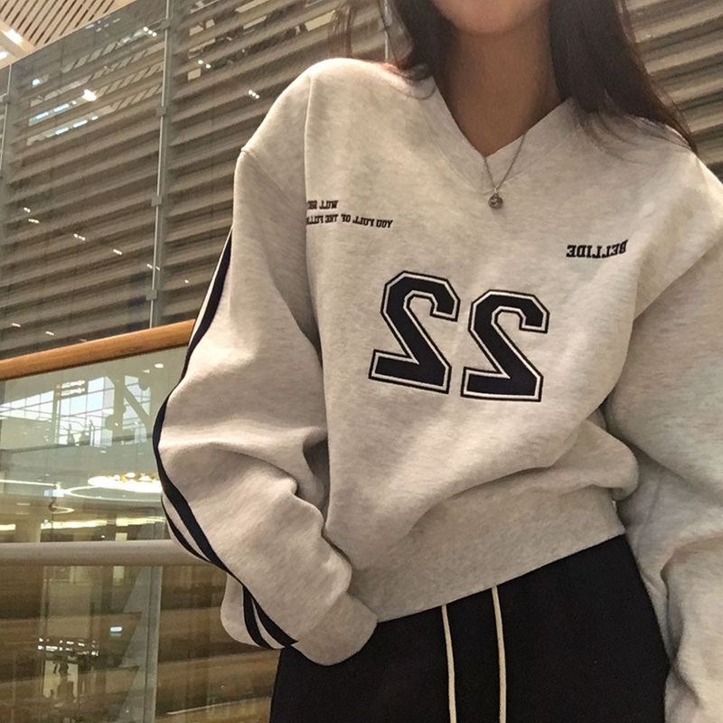 [BELLIDE MADE] Second track V-neck Oversized fit sweatshirt