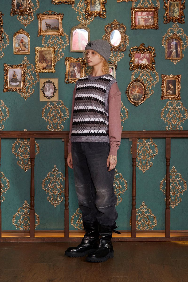 STRIPE CROCHET KNIT VEST / GREY